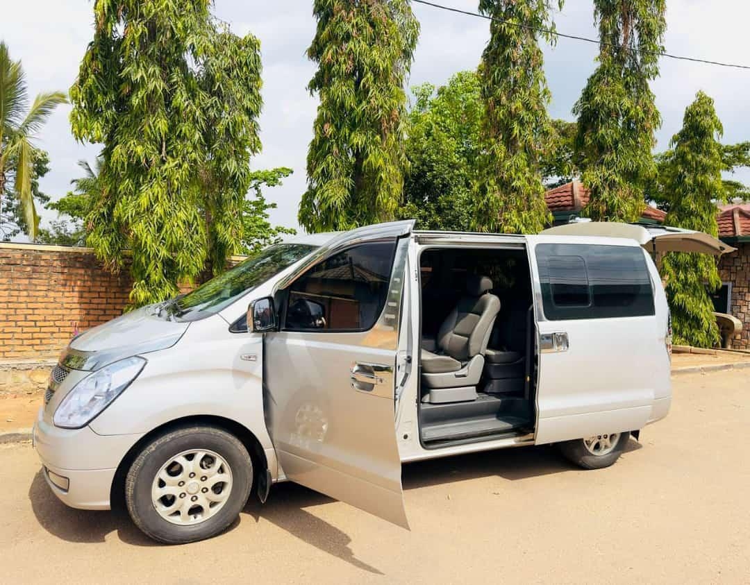 BERE 339: 2011 HYUNDAI STAREX(Hyundai H-1) is available for sale