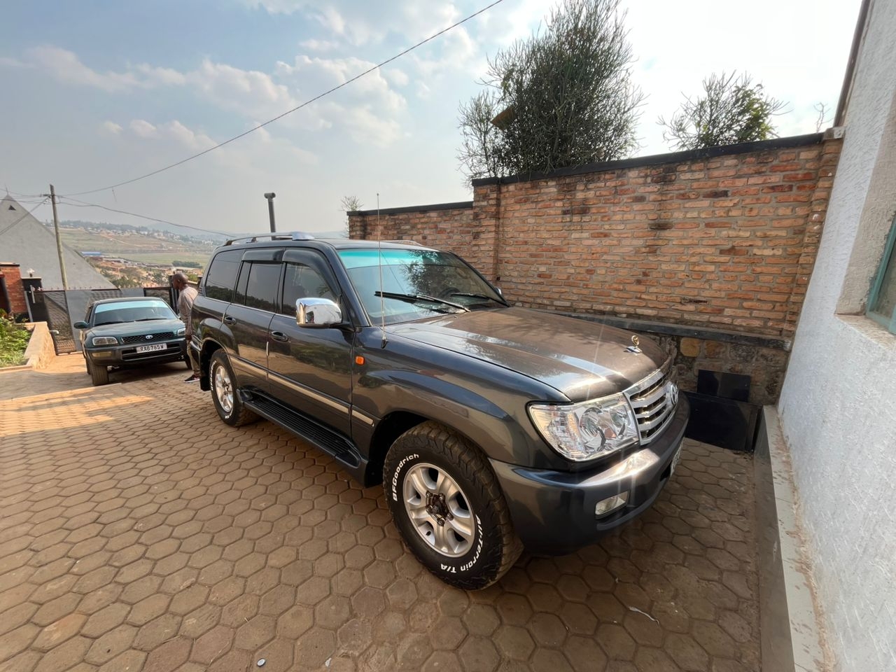 Bere 347: Land cruiser serie 10 is available for sale