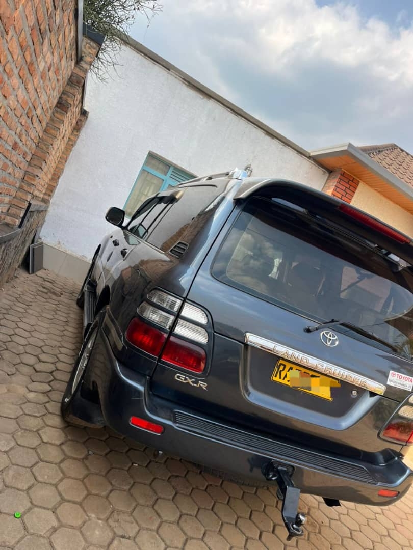 Bere 347: Land cruiser serie 10 is available for sale