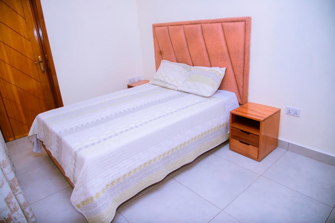 BERE 102: Kiyovu nice full furnished  house for rent with a big bedrooms in Kigali Rwanda #+250780675812