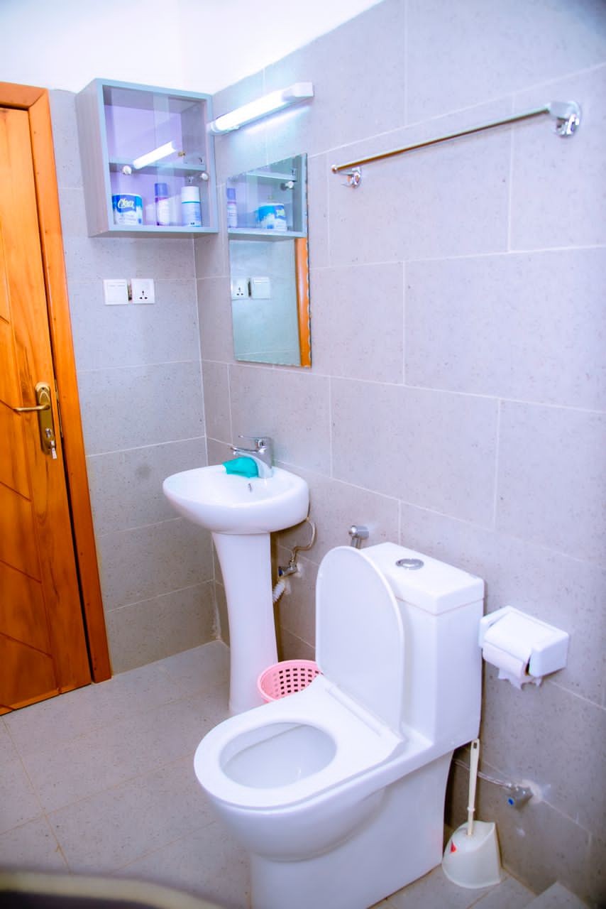 BERE 102: Kiyovu nice full furnished  house for rent with a big bedrooms in Kigali Rwanda #+250780675812