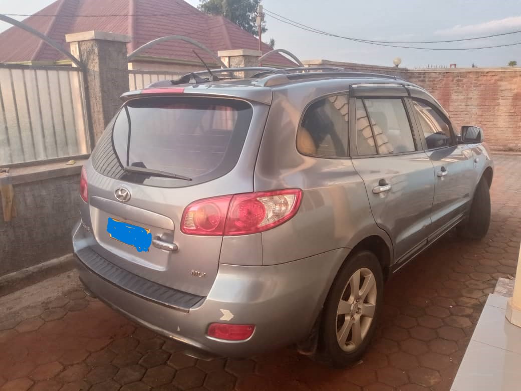 BERE7:  very nice Hyundai  is available for sale #+250780675812