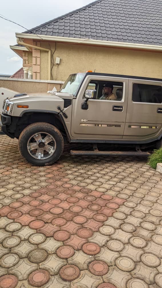 BERE 153 : HUMMER IS AVAILABLE FOR SALE #0780675812