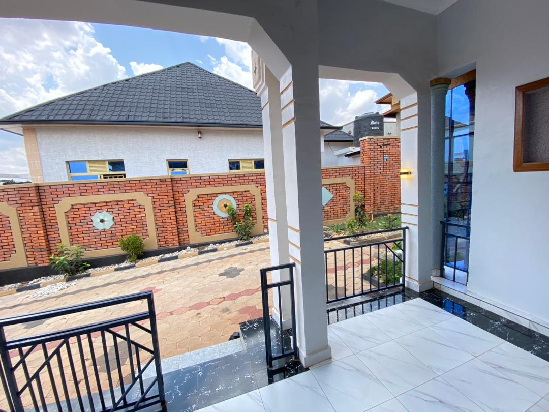 BERE 1 V8G new Full furnished residence for rent in KANOMBE of Kigali, Rwanda.#0780675812