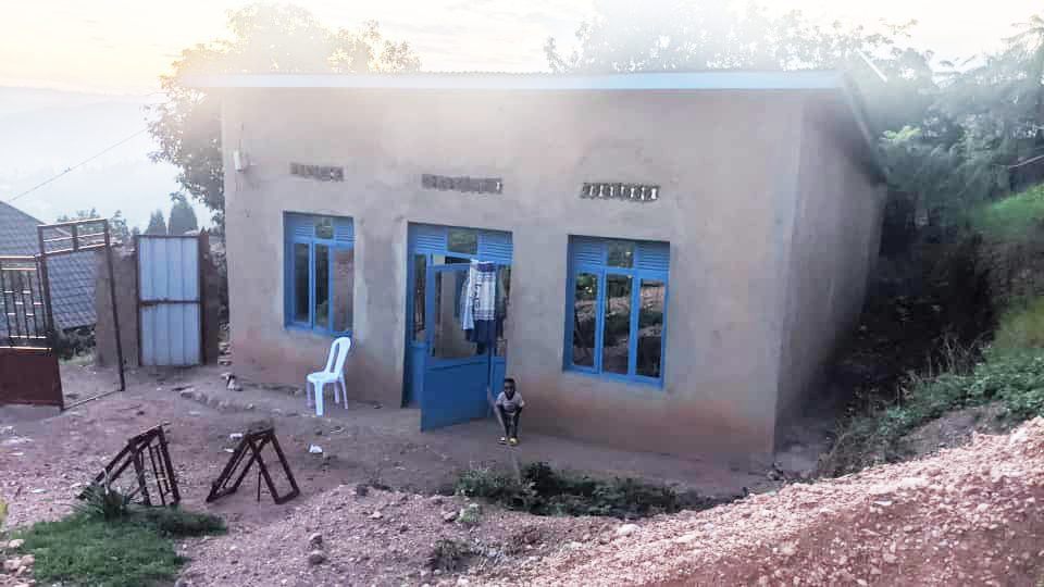 BERE 61 IY BISHENYI. BISHENYI NICE PLOT FOR SALE near Rwanda charity eye Hospital INCLUDING SMALL HOUSE !#+25078065812