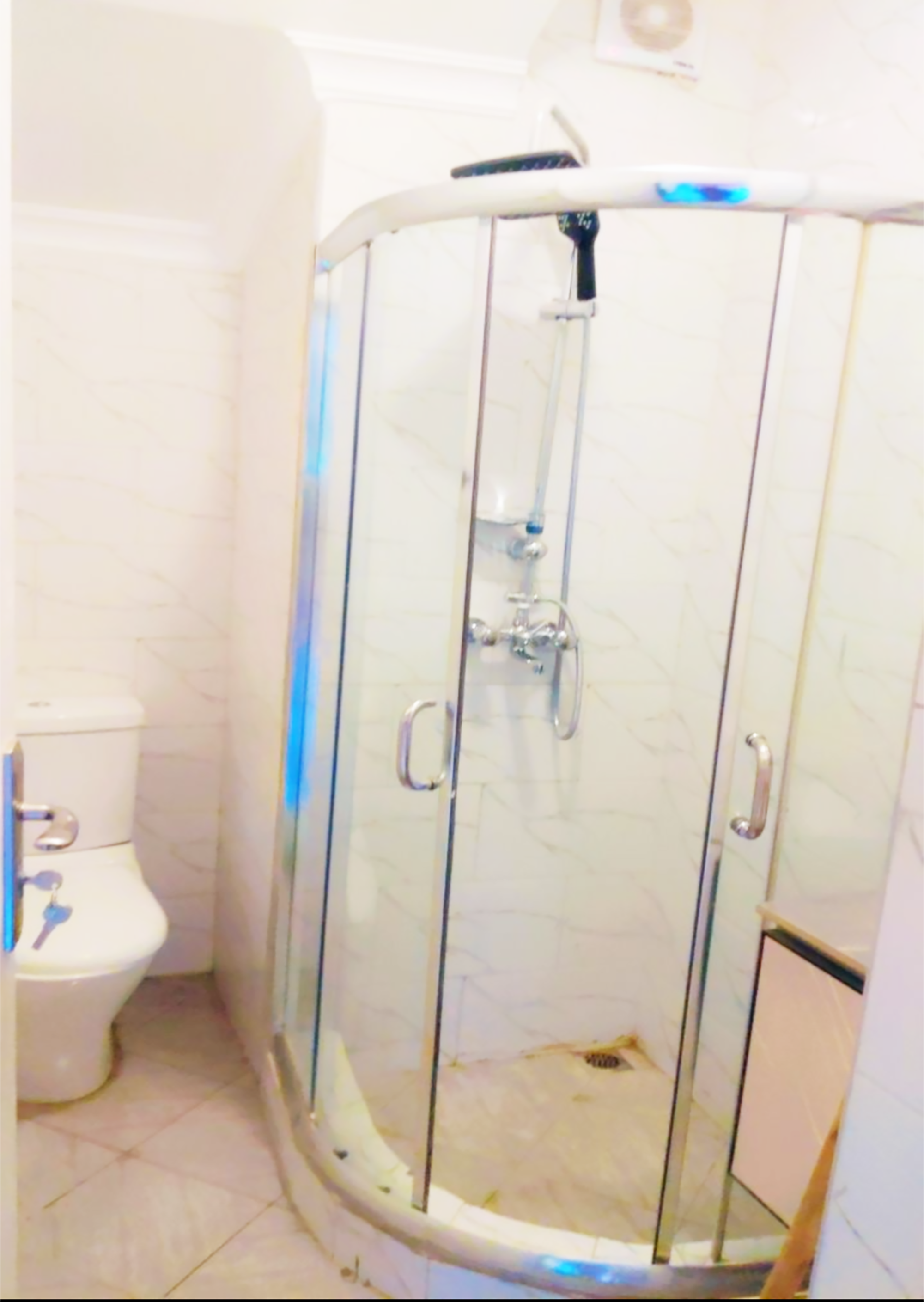 BERE 107 MEB: Gacuriro HOUSE available for rent AT GOOD PRICE #+250780675812