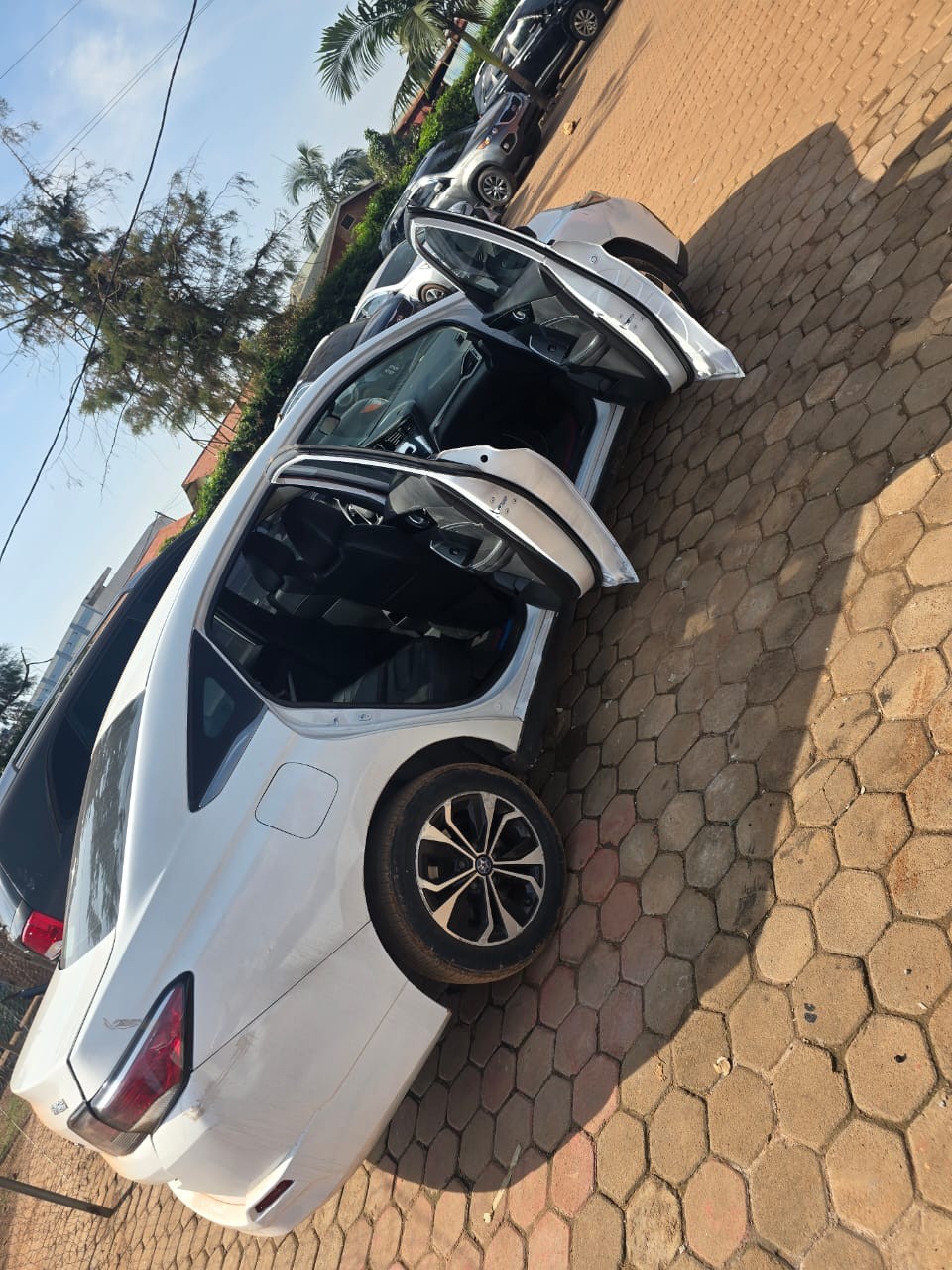 BERE 006 :VENUCIA.D60 in good condition is available for sale #+250780675812