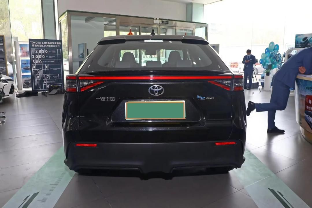 BERE 008 :TOYOTA BZ4 in good condition is available for sale #+250780675812